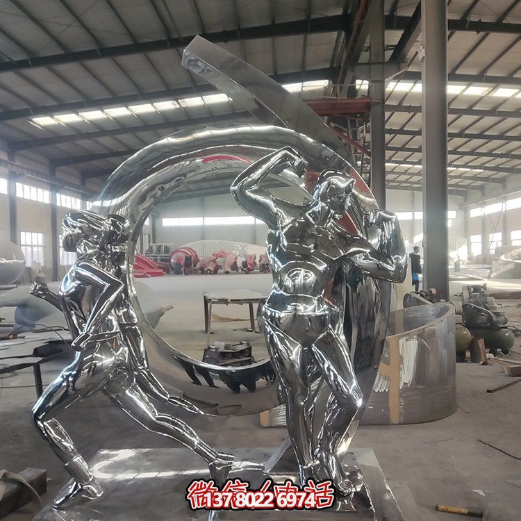 不銹鋼鏡面抽象雕塑，激發(fā)運動與園林景觀的靈感