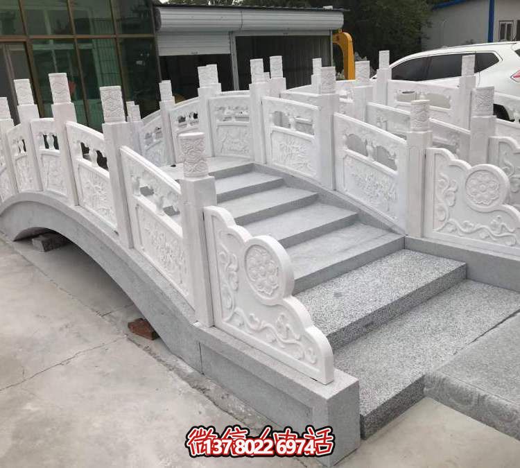 美麗的漢白玉石拱橋，伴您一路暢游！