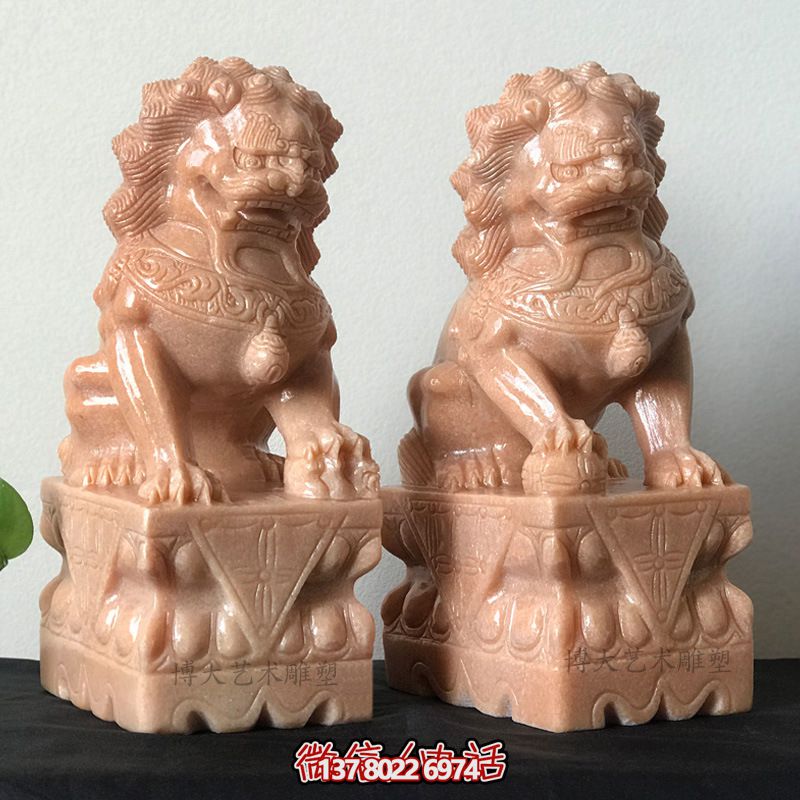 紅色晚霞下的麒麟雕塑——守護家園的看門人 紅色晚霞下的麒麟雕塑——守護家園的看門人