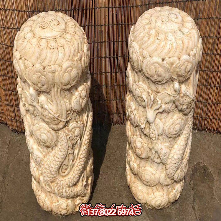 精美石柱浮雕擺件，添上龍庭院門口的濃濃文化氣息