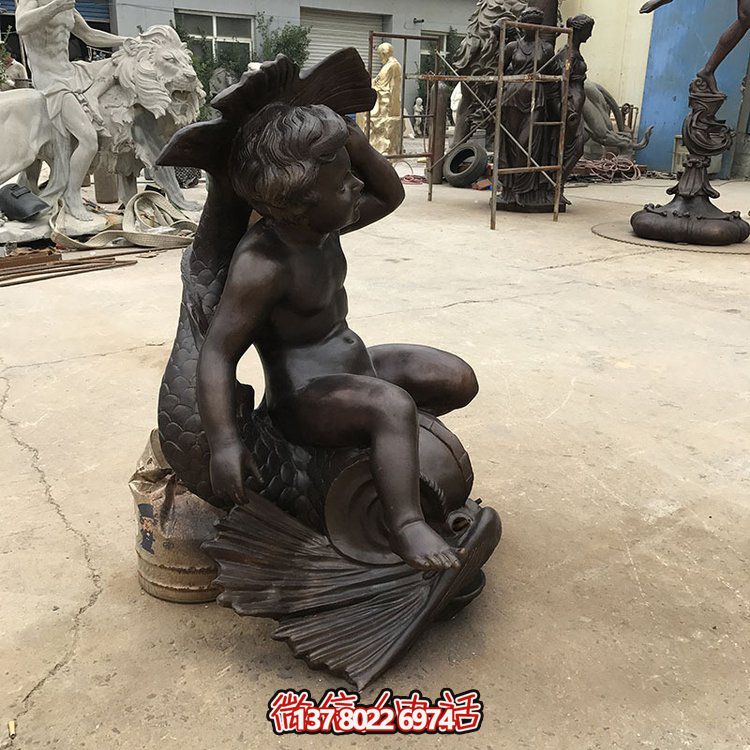 創(chuàng)意銅雕魚坐椅，讓兒童享受景觀之美