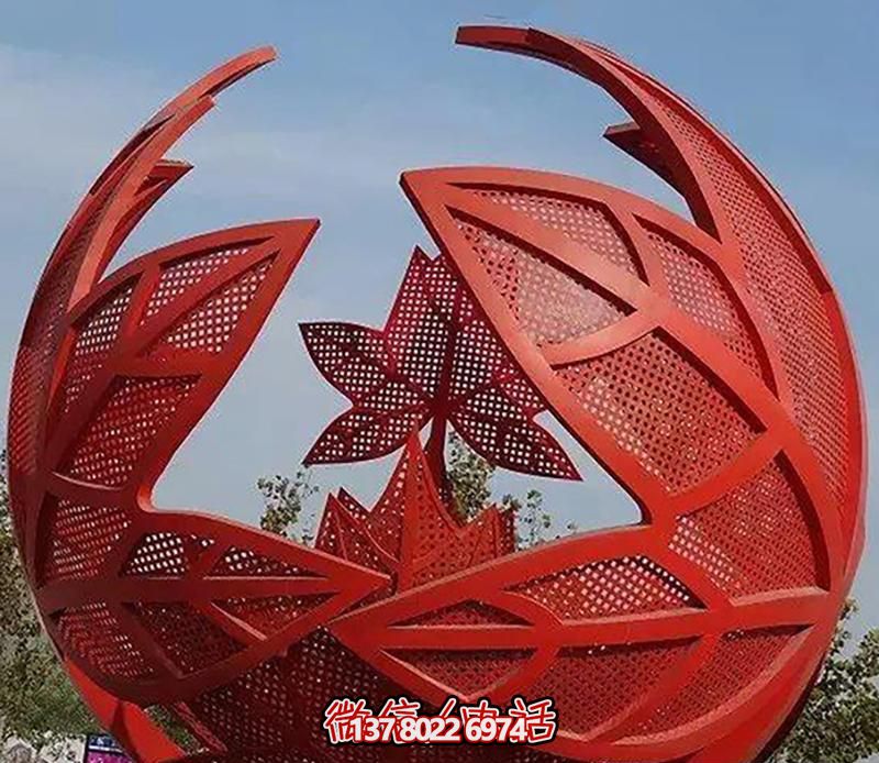 不銹鋼楓葉球形雕塑，點(diǎn)綴廣場景觀