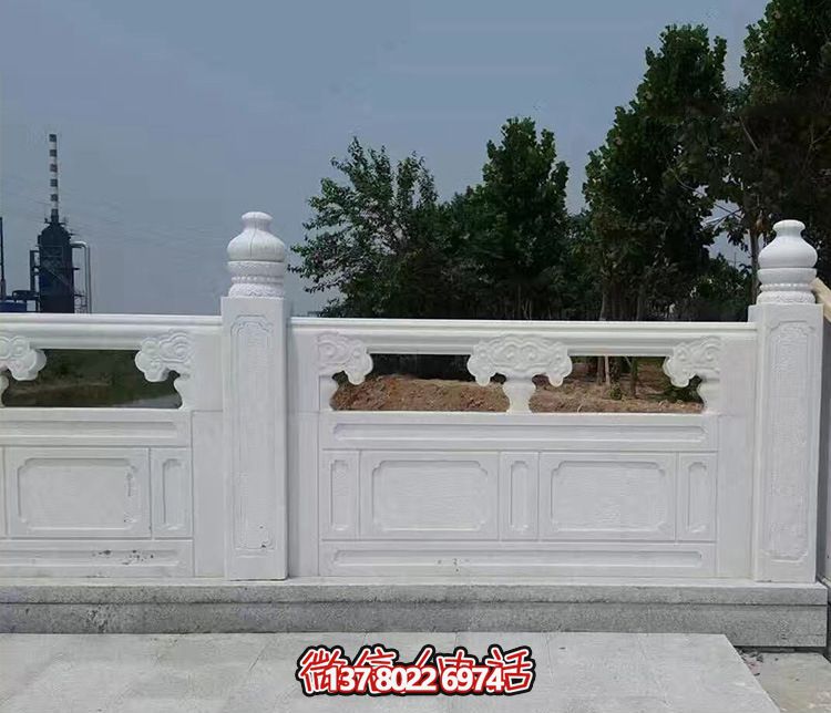 漢白玉鏤空石橋欄桿雕塑，為景區(qū)增添精彩