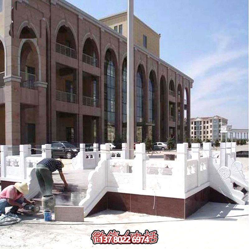 高雅華麗的漢白玉雕塑升旗臺(tái)，為你的飛機(jī)場增添華麗色彩