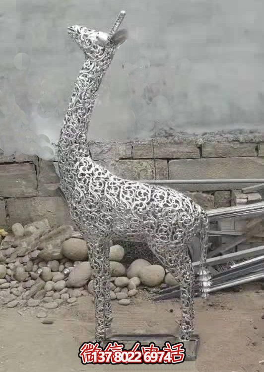 以藝術(shù)打造不銹鋼小鹿雕塑，讓戶外園林景觀更加鏤空精美