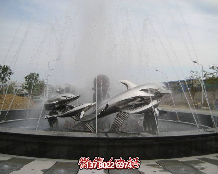 不銹鋼海豚雕塑，裝飾現(xiàn)代廣場(chǎng)的水景