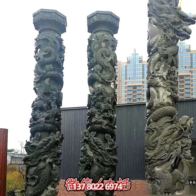 仿青石中國(guó)龍柱，為酒店門(mén)前增添靈動(dòng)氣息