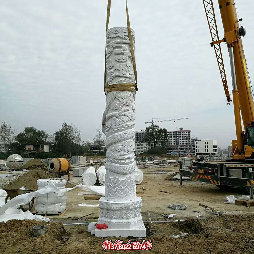 漢白玉浮雕古體龍柱點(diǎn)綴園林廣場