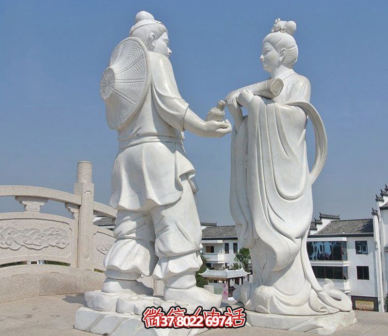 古代牛郎織女石雕，擺放于花園廣場，帶來漢白玉般的浪漫氣息