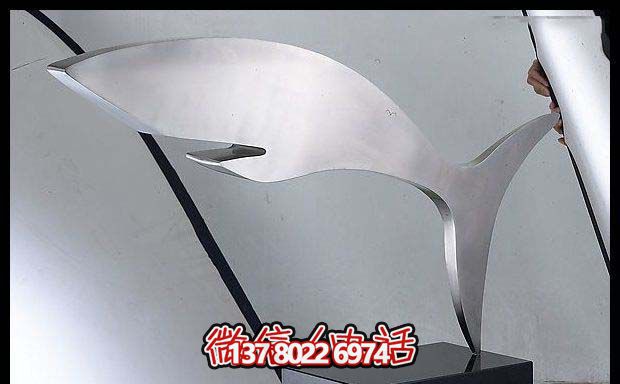 創(chuàng)意不銹鋼鯨魚(yú)室內(nèi)擺放雕塑