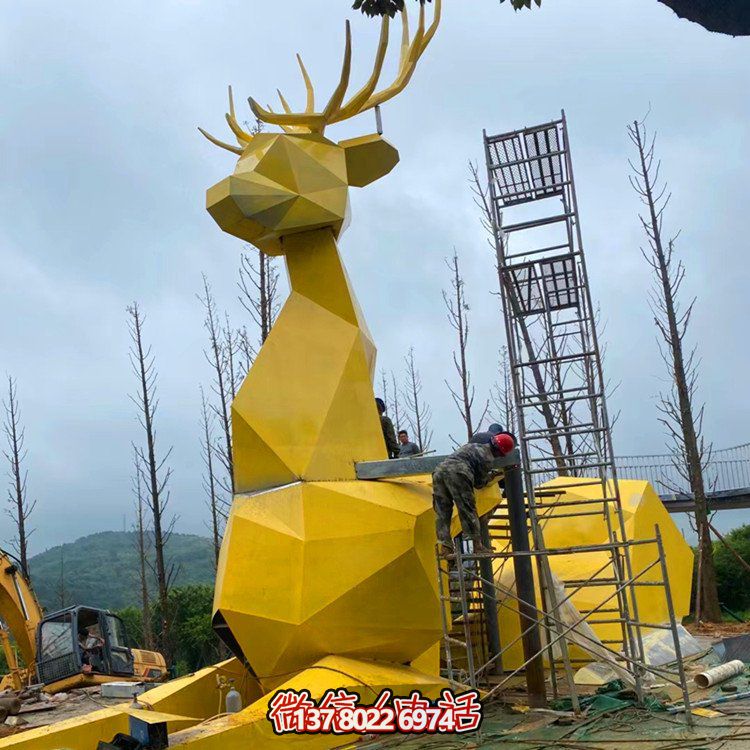 大型梅花鹿雕塑，點(diǎn)亮公園廣場(chǎng)景觀