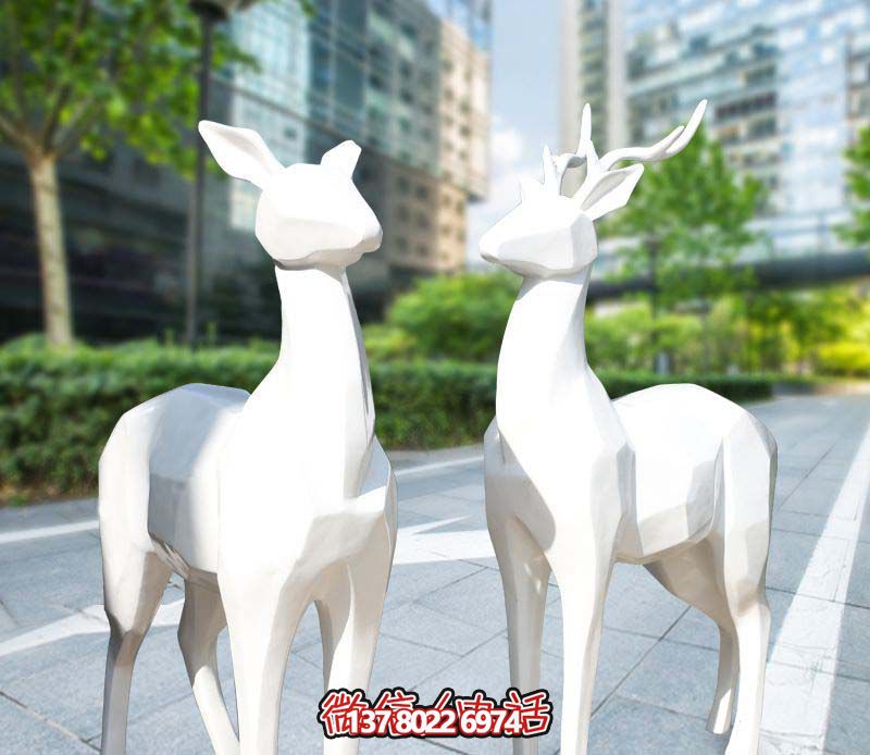 玻璃鋼梅花鹿雕塑，為你的廣場(chǎng)增添經(jīng)典藝術(shù)氣息