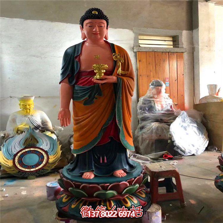 玻璃鋼彩繪神佛三圣雕塑，為景區(qū)大型景觀裝飾品