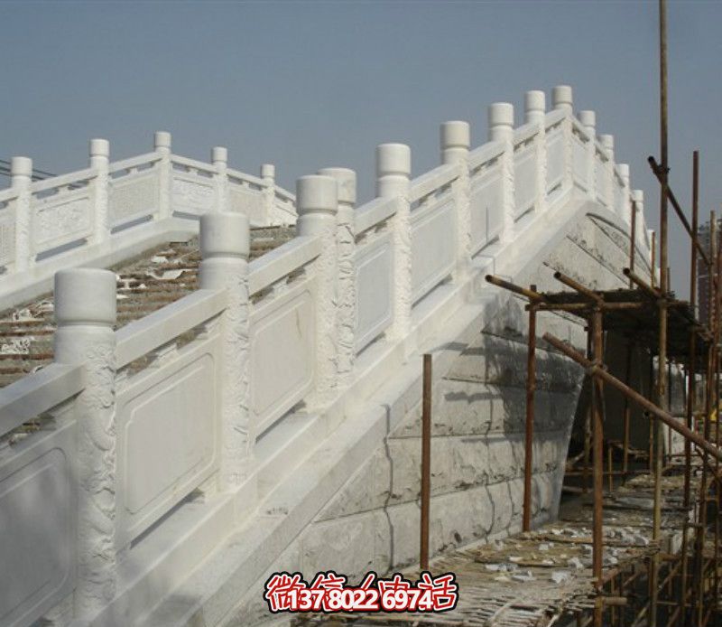 漢白玉欄桿，提升城市廣場拱橋風采