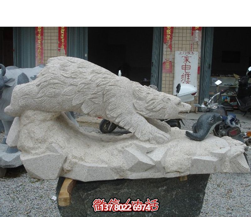 北極熊玻璃鋼雕塑，讓街道邊擺放創(chuàng)意爬行玻璃