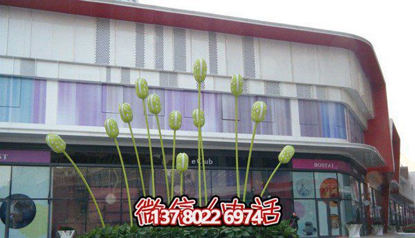 別墅小區(qū)入口處的創(chuàng)意不銹鋼雕塑花朵裝飾 別墅小區(qū)入口處的創(chuàng)意不銹鋼雕塑花朵裝飾