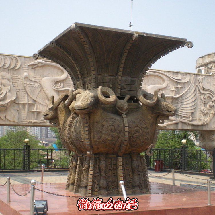 方尊銅香爐雕塑，讓景區(qū)廣場更加精彩