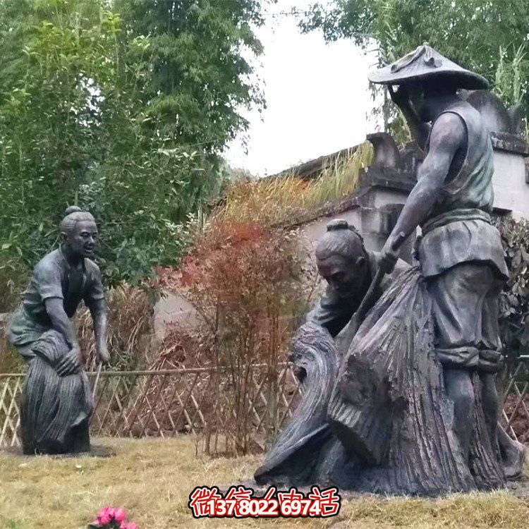 農(nóng)忙藝術(shù)家雕塑中的勞作人物