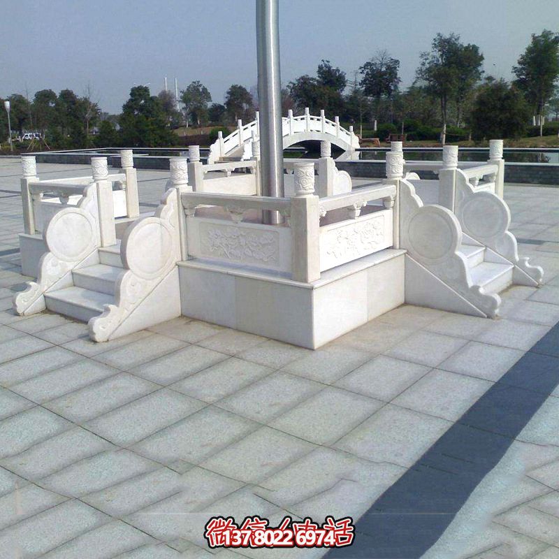 漢白玉升旗臺，喚醒城市雕塑美學(xué)