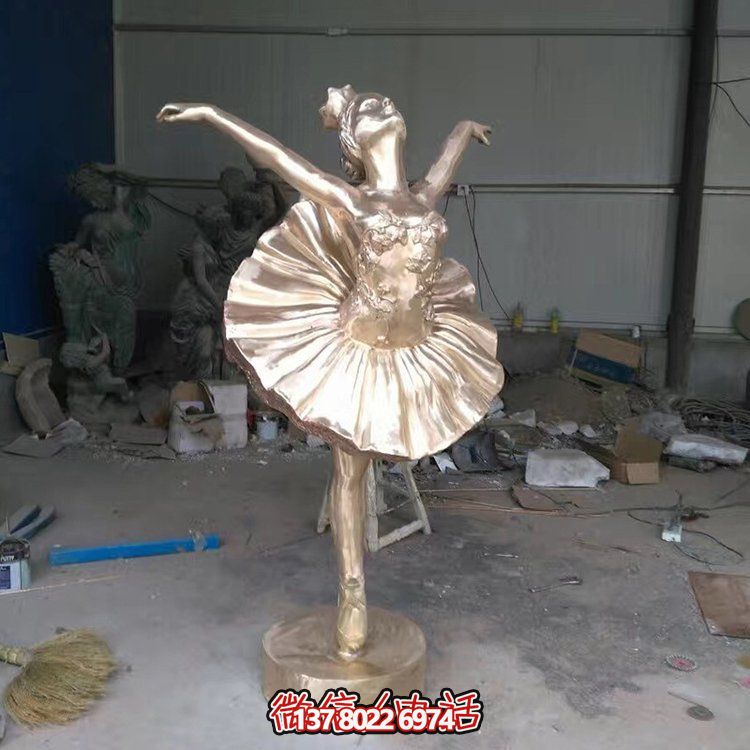 不銹鋼雕塑，給您的園林、廣場(chǎng)增添抽象跳舞的人物精彩！