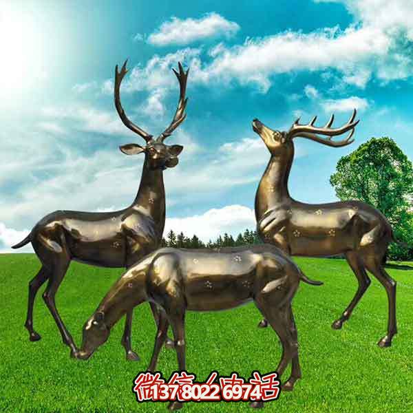 仿銅梅花鹿雕塑，裝點(diǎn)玻璃鋼園林