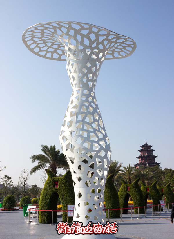“不銹鋼雕塑花瓶，為你的園林觀光廣場增添創(chuàng)意色彩”