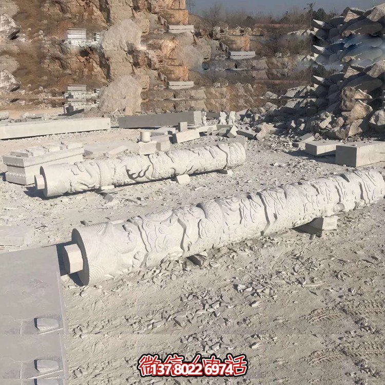 走進(jìn)大理石景區(qū)，感受精美的園林浮雕龍柱