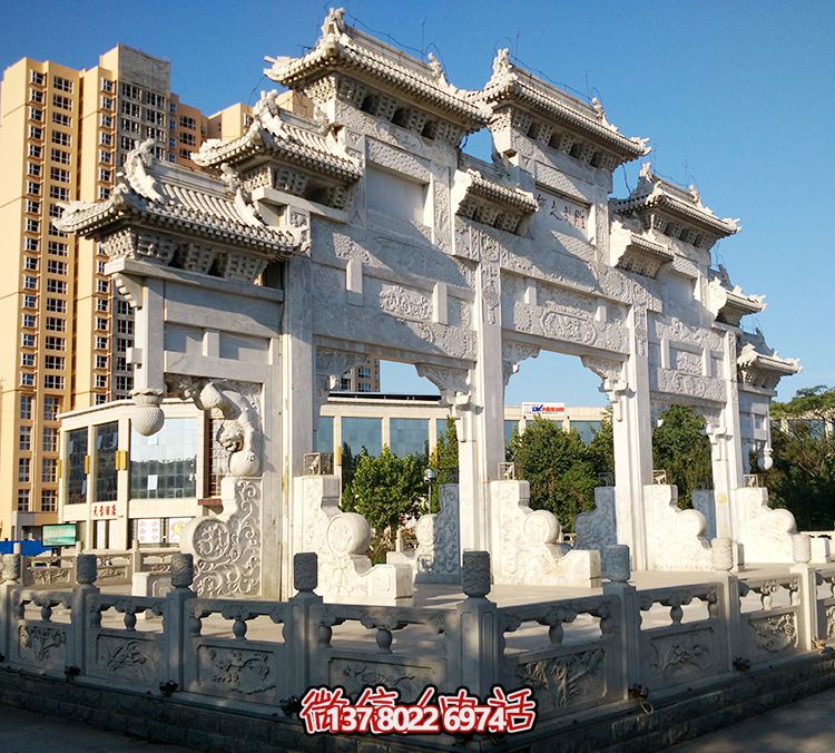 精美石雕牌坊，給城市的小區(qū)增添了一抹精致的文化氣息