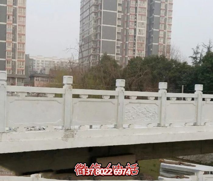 漢白玉鑲嵌欄桿，雕塑點(diǎn)綴美麗小區(qū)公園