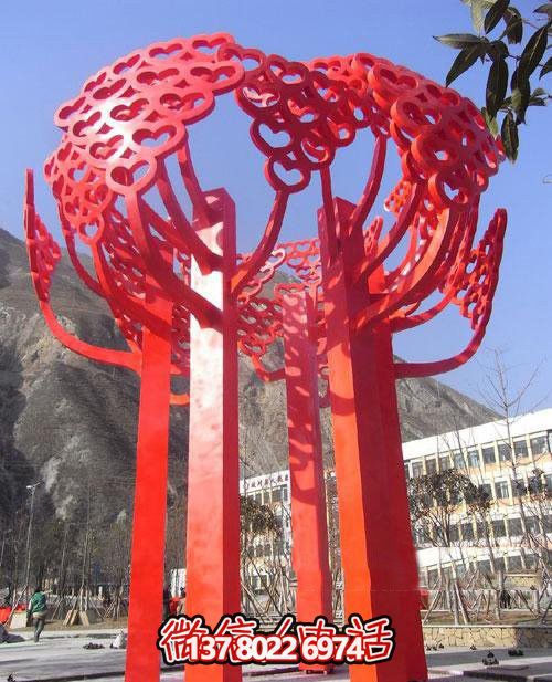 室內(nèi)不銹鋼心形雕塑，點綴別墅景區(qū)美景