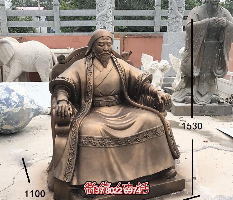 景區(qū)坐著的銅雕成吉思汗雕塑