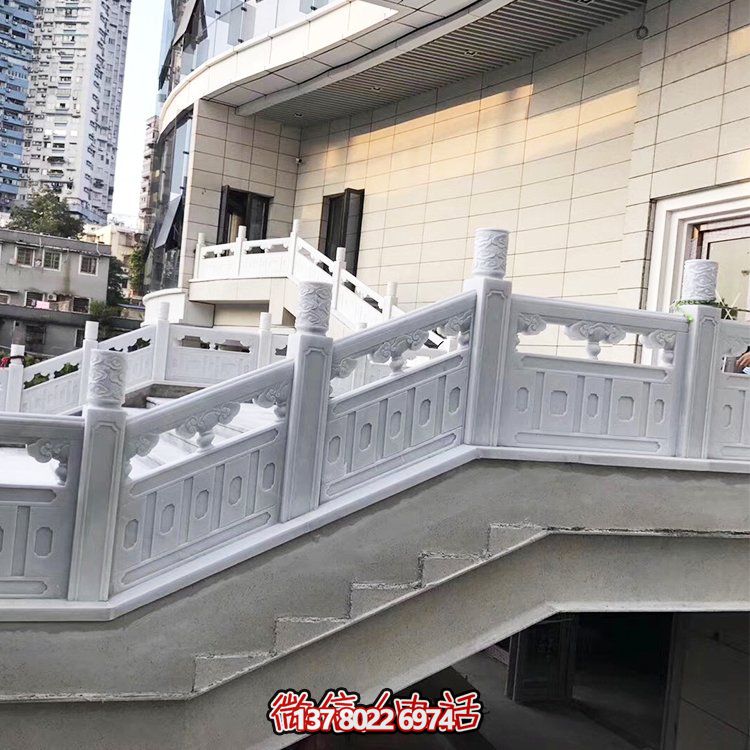 別墅小區(qū)戶外大理的護欄雕塑